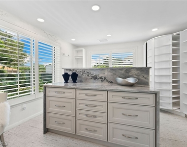 3737 Crayton Road - Photo Thumbnail 15