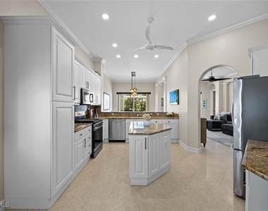 8446 Mallards Way - Photo Thumbnail 14