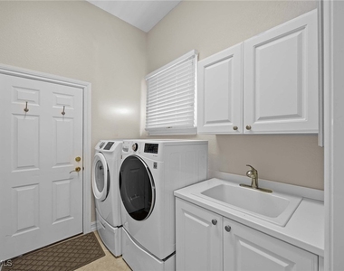 8446 Mallards Way - Photo Thumbnail 24