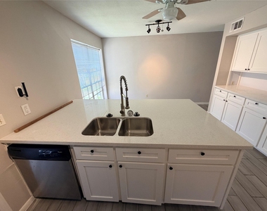 1607 Chestnut Ridge Road - Photo Thumbnail 7