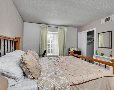 2601 Bellefontaine Street - Photo Thumbnail 15