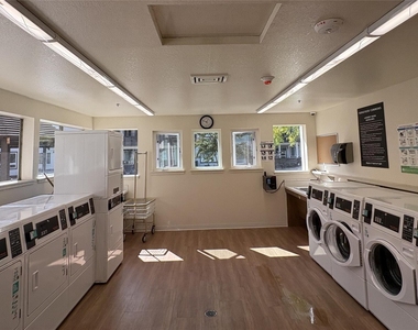 5200 Case Ave - Photo Thumbnail 8