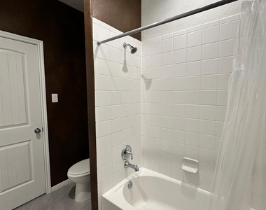 3322 Harvest Meadow Lane - Photo Thumbnail 15