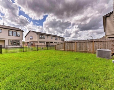 3322 Harvest Meadow Lane - Photo Thumbnail 38