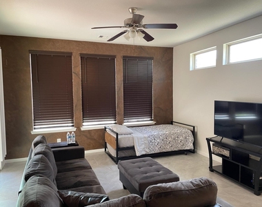 3322 Harvest Meadow Lane - Photo Thumbnail 26