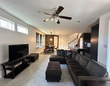 3322 Harvest Meadow Lane - Photo Thumbnail 7
