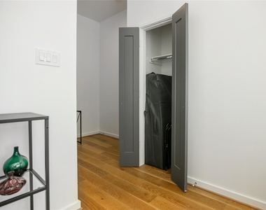 511 Memorial Heights Drive - Photo Thumbnail 32