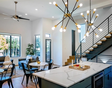 511 Memorial Heights Drive - Photo Thumbnail 11