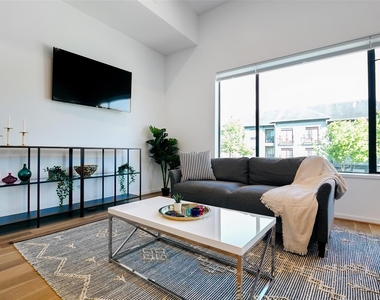 511 Memorial Heights Drive - Photo Thumbnail 14