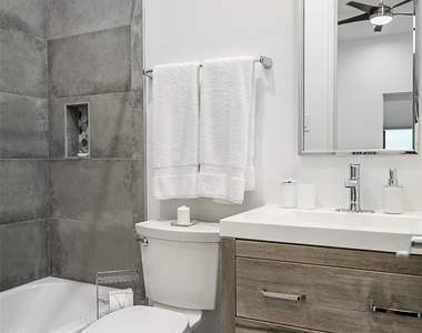 511 Memorial Heights Drive - Photo Thumbnail 22