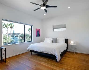 511 Memorial Heights Drive - Photo Thumbnail 34