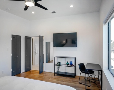 511 Memorial Heights Drive - Photo Thumbnail 35
