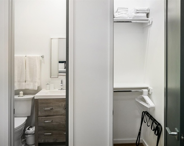 511 Memorial Heights Drive - Photo Thumbnail 21