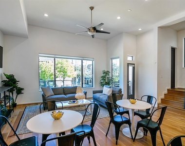 511 Memorial Heights Drive - Photo Thumbnail 13