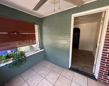 1117 Brack Street - Photo Thumbnail 2