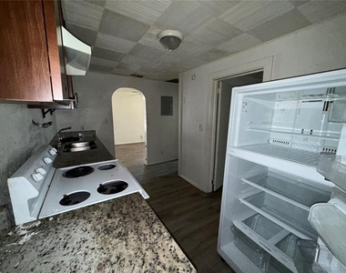 1117 Brack Street - Photo Thumbnail 7