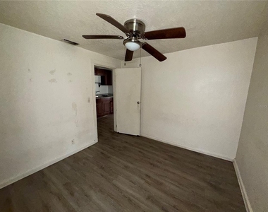 1117 Brack Street - Photo Thumbnail 9
