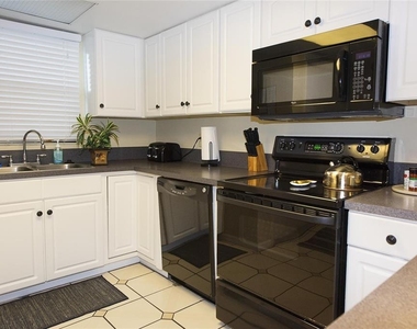1571 S Atlantic Avenue - Photo Thumbnail 11