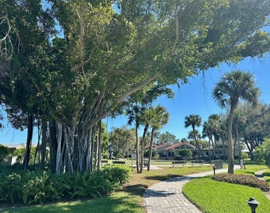 500 Park Boulevard S - Photo Thumbnail 16