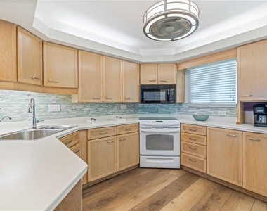 1500 Park Beach Circle - Photo Thumbnail 20
