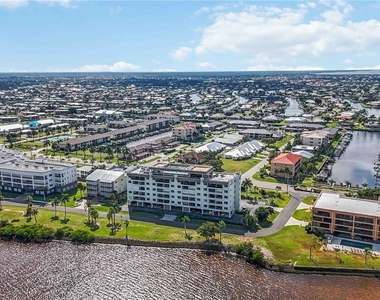 1500 Park Beach Circle - Photo Thumbnail 2