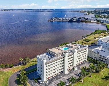 1500 Park Beach Circle - Photo Thumbnail 1