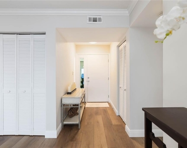 1500 Park Beach Circle - Photo Thumbnail 6