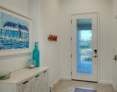 5225 Blue Crush - Photo Thumbnail 6