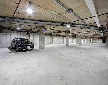 1111 Foster Avenue - Photo Thumbnail 10