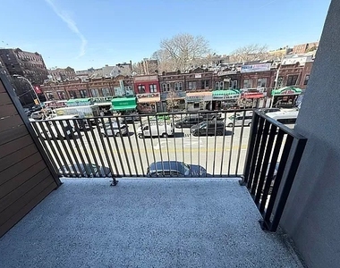 1111 Foster Avenue - Photo Thumbnail 5