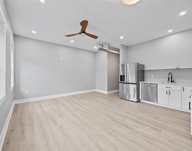 1109 E Carson St - Photo Thumbnail 9
