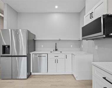 1109 E Carson St - Photo Thumbnail 8