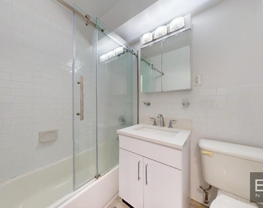 East 56th Street - Photo Thumbnail 4