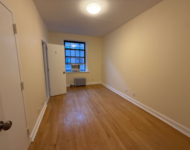 107 East 63rd Street - Photo Thumbnail 6