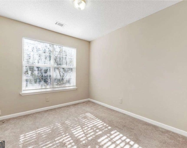 6750 Sunset Hills Boulevard - Photo Thumbnail 27