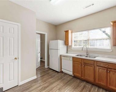 6750 Sunset Hills Boulevard - Photo Thumbnail 13