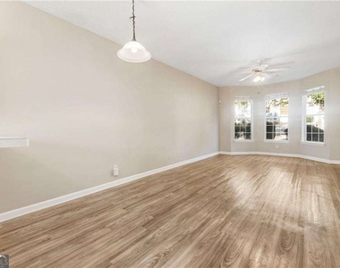 6750 Sunset Hills Boulevard - Photo Thumbnail 8