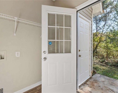 6750 Sunset Hills Boulevard - Photo Thumbnail 17