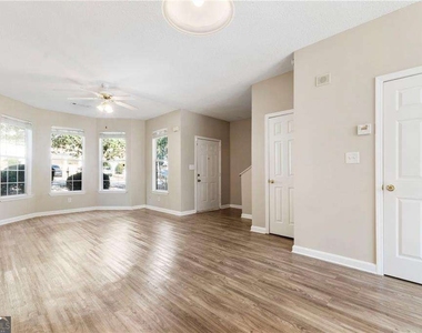 6750 Sunset Hills Boulevard - Photo Thumbnail 9