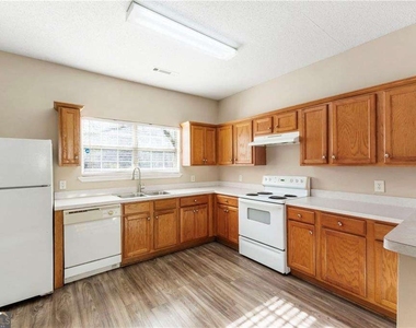 6750 Sunset Hills Boulevard - Photo Thumbnail 10