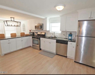 7 Princeton Avenue - Photo Thumbnail 5