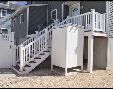 7 Princeton Avenue - Photo Thumbnail 2