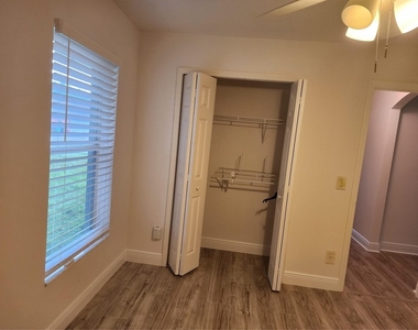 1625 Sw Abingdon Avenue - Photo Thumbnail 12