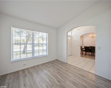 1625 Sw Abingdon Avenue - Photo Thumbnail 4