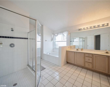 1625 Sw Abingdon Avenue - Photo Thumbnail 10