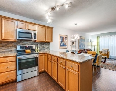 5234 Fleetwood Oaks Avenue - Photo Thumbnail 8