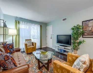 5234 Fleetwood Oaks Avenue - Photo Thumbnail 3