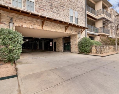 2800 Sandage Avenue - Photo Thumbnail 2