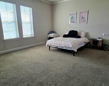 2800 Sandage Avenue - Photo Thumbnail 17