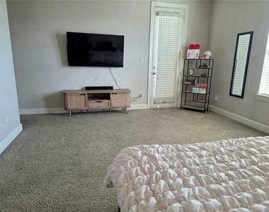 2800 Sandage Avenue - Photo Thumbnail 15